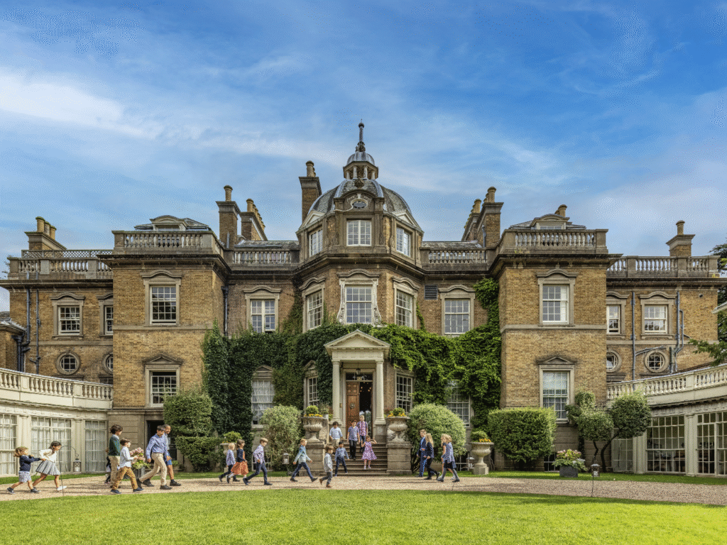 Hampton Court House exterior