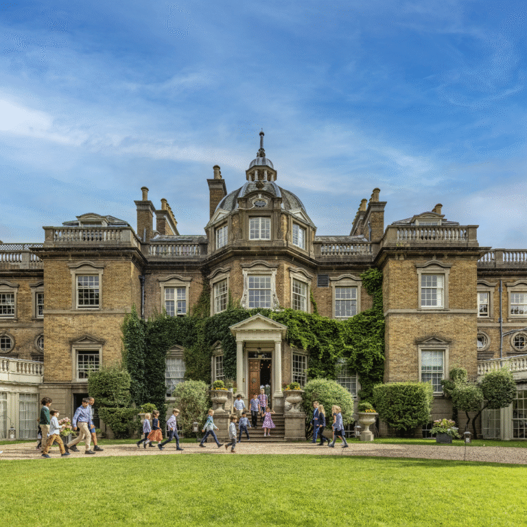 Hampton Court House exterior